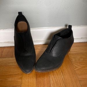 Lucky Brand Laceless ankle boots